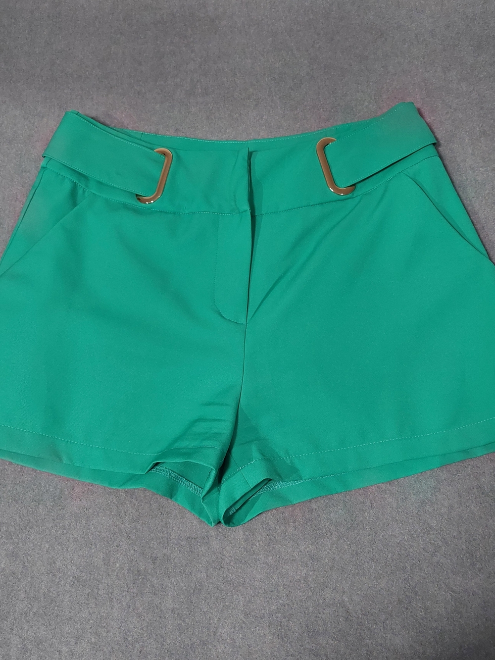 Women's Luxxel Kelly Green High Waisted Shorts Gold Buckle Size Large